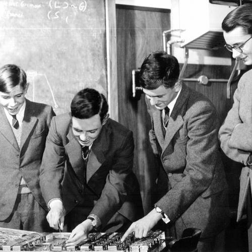 Stephen Hawking (left) in 1958 building a computing engine with other students at St Albans School. © Herts Advertiser. 