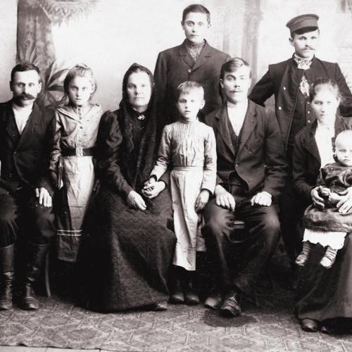 Yevhen (Ukraine), Cossacks Family Portrait, 1925