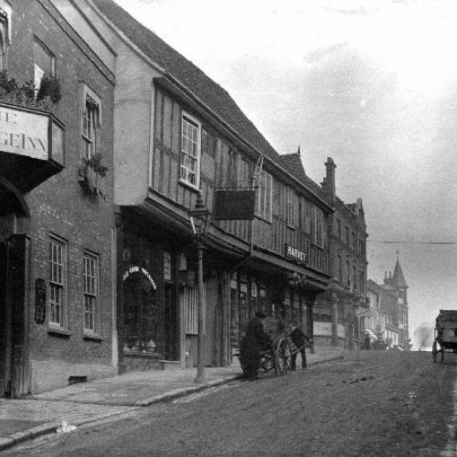The George Inn, from George St looking towards High St, 1905