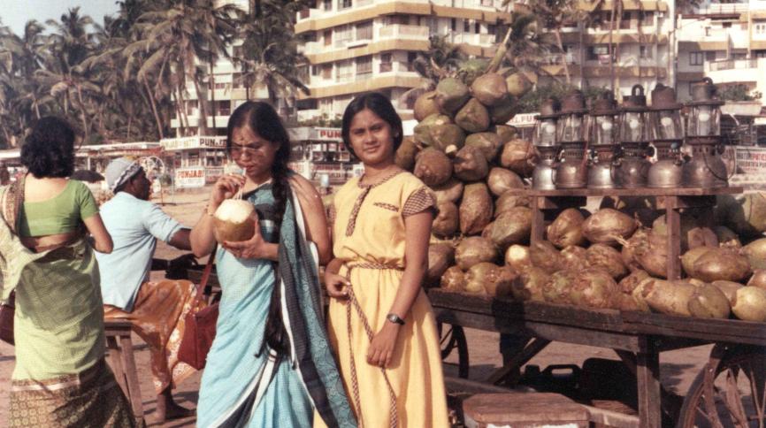 Juhu beach, Bombay (L) Bandana Bose (R) Soma (niece) Kajol (with back turned, Cousin)