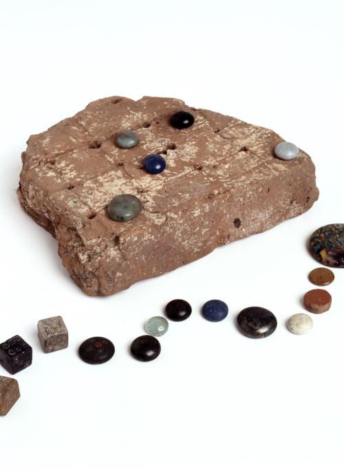Roman game board and pieces